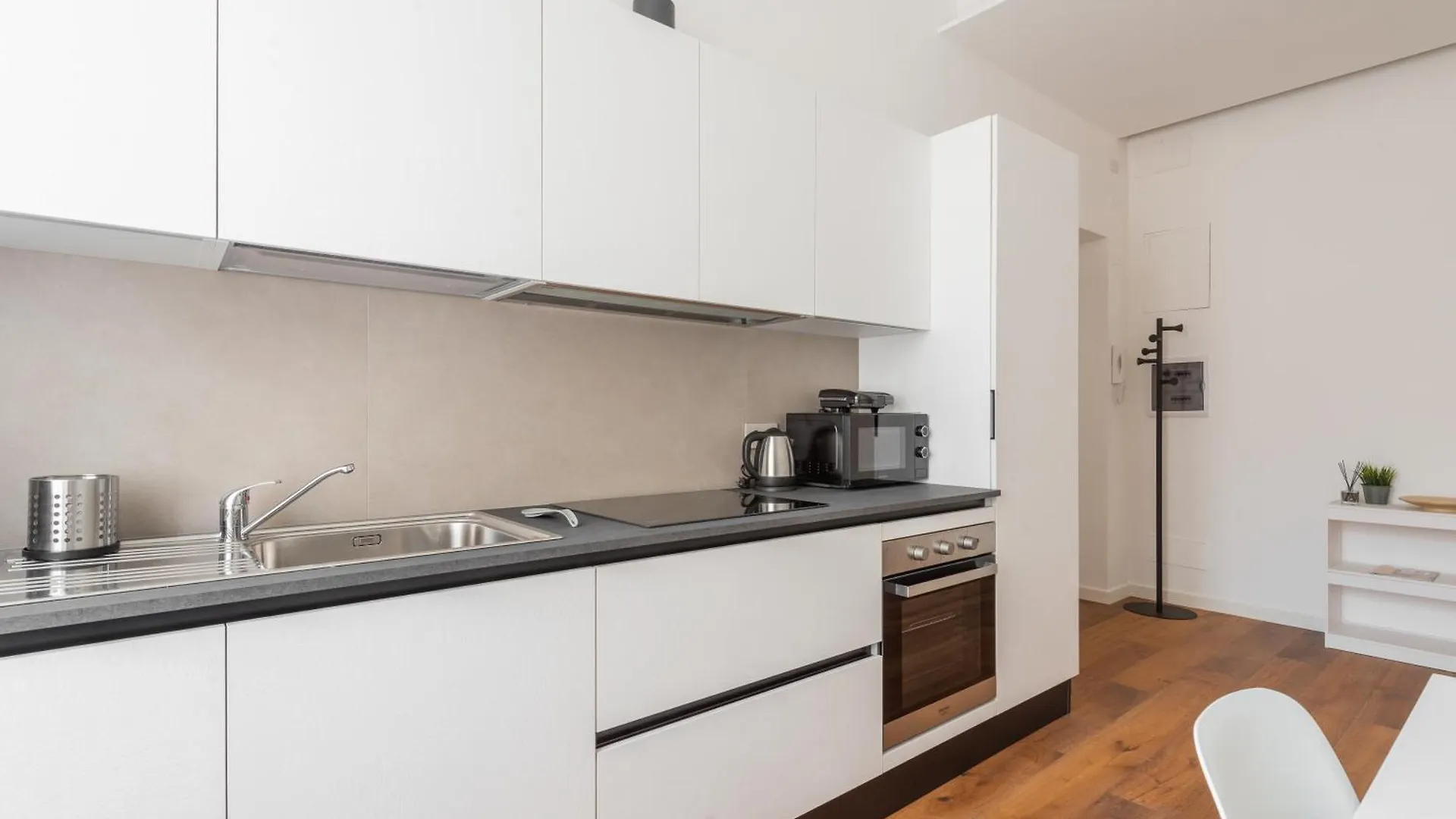 Elegant Haven Re Di Roma By Hostand Apartamento